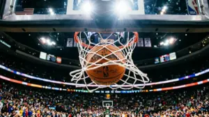 NBA Live Betting Tips — In-Play Strategy, Timing & UK Platforms